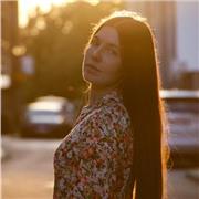 Einfühlsame und organisierte Mitarbeiterin mit starken Sprachkenntnissen